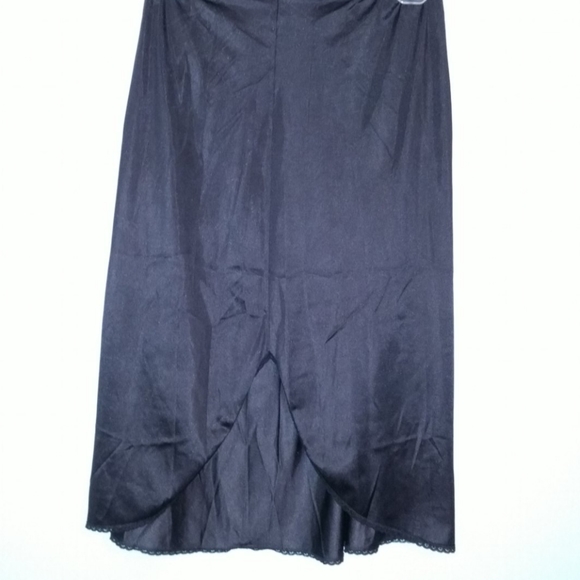 Bundle of five skirt slips - Picture 3 of 6